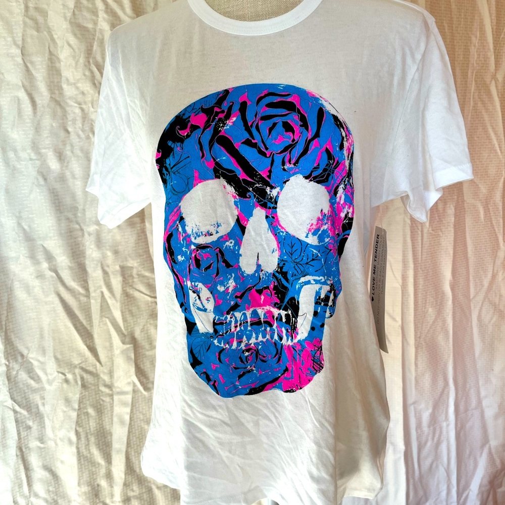 Skull t-shirt NWT